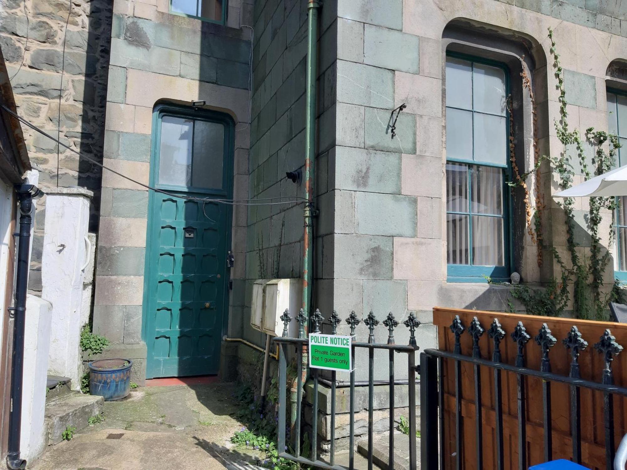 Ground Floor Barmouth Centre Apartment With Garden Kültér fotó