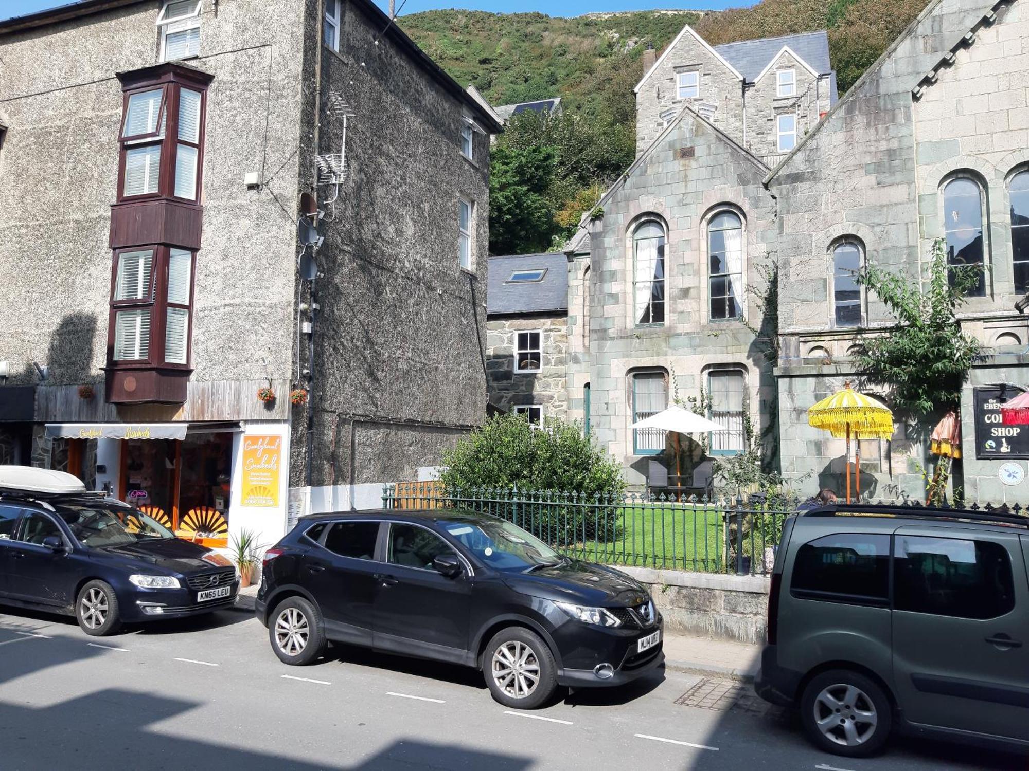 Ground Floor Barmouth Centre Apartment With Garden Kültér fotó